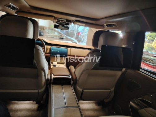 Land Rover Range Rover Vogue 2025 Black Automatic Used for Sale in Cairo - 4