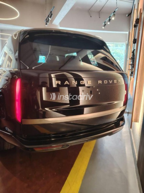 Land Rover Range Rover Vogue 2025 Black Automatic Used for Sale in Cairo - 5