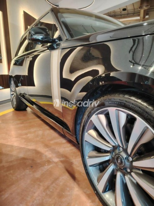 Land Rover Range Rover Vogue 2025 Black Automatic Used for Sale in Cairo - 7