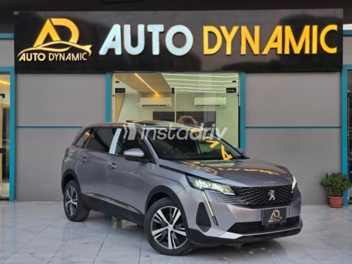 Peugeot 5008 2021 Silver Automatic Used for Sale in Cairo - 2