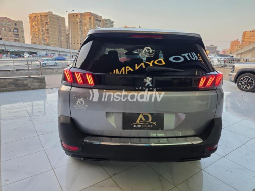Peugeot 5008 2021 Silver Automatic Used for Sale in Cairo - 6