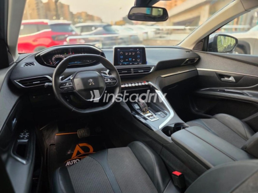 Peugeot 5008 2021 Silver Automatic Used for Sale in Cairo - 8