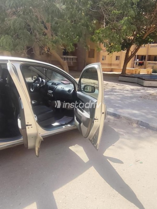 Daihatsu SIRION 2007 Champagne Automatic Used for Sale in Hadayek October - 8