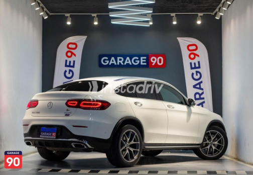مرسيدس GLC 300 2020 أبيض أوتوماتيك مستعملة للبيع في القاهرة - 5
