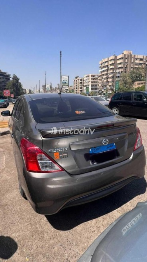Nissan Sunny 2024 Bronze Automatic Used for Sale in Cairo - 2