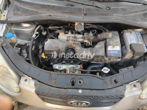 Kia Picanto 2011 Silver Automatic Used for Sale in Greater Cairo ( Cairo + Giza) - 1