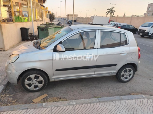 Kia Picanto 2011 Silver Automatic Used for Sale in Greater Cairo ( Cairo + Giza) - 4