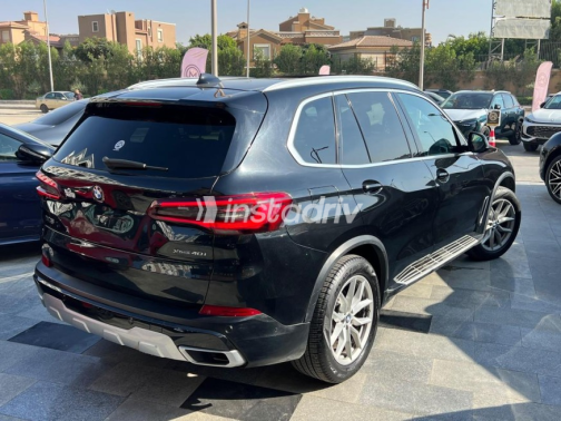 بي ام دبليو X5 2020 أسود أوتوماتيك مستعملة للبيع في القاهرة - 2