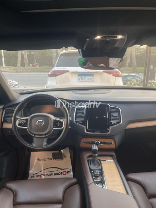 فولفو XC90 2021 رمادي أوتوماتيك مستعملة للبيع في 6 أكتوبر - 5