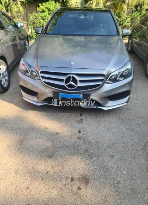 مرسيدس E 250 2014 أسود أوتوماتيك مستعملة للبيع في المعادى - 1