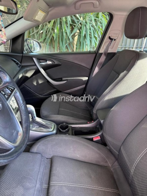Opel Astra 2018 Gray Automatic Used for Sale in Al Shorouk - 3