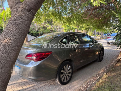 Opel Astra 2018 Gray Automatic Used for Sale in Al Shorouk - 7
