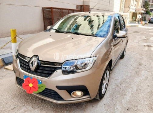 Renault Logan 2021 Gold Manual Used for Sale in Giza - 4