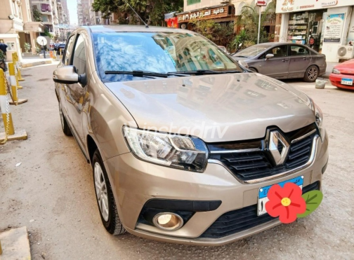 Renault Logan 2021 Gold Manual Used for Sale in Giza - 5