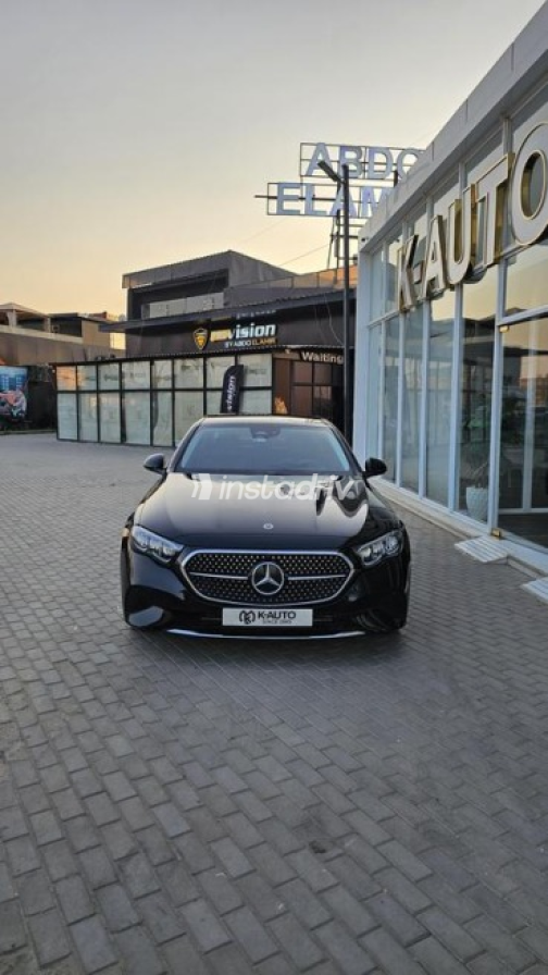 Mercedes E 200 2024 Black Automatic Used for Sale in Sheikh Zayed City - 1