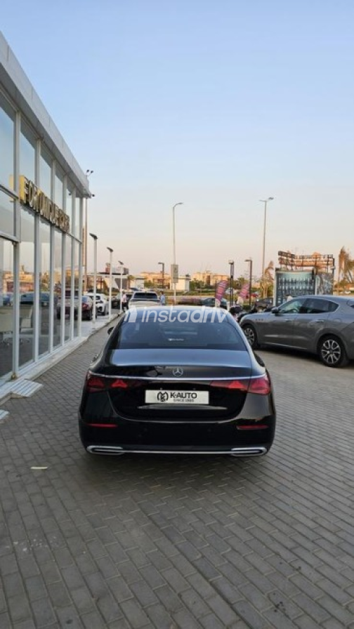 Mercedes E 200 2024 Black Automatic Used for Sale in Sheikh Zayed City - 4