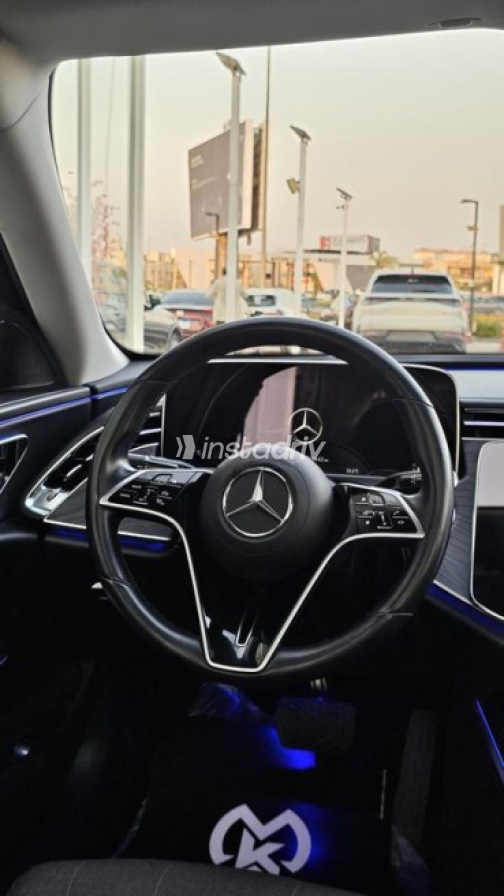 Mercedes E 200 2024 Black Automatic Used for Sale in Sheikh Zayed City - 9