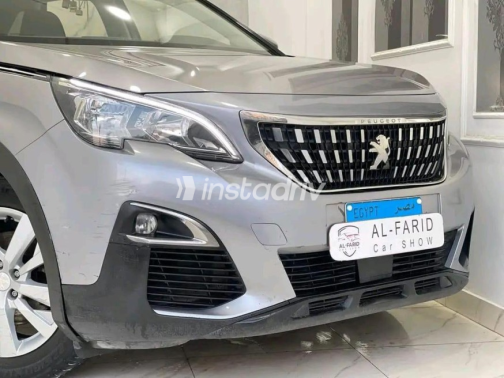 Peugeot 3008 2020 Silver Automatic Used for Sale in Sheikh Zayed City - 5