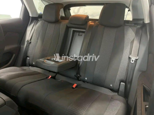 Peugeot 3008 2020 Silver Automatic Used for Sale in Sheikh Zayed City - 8