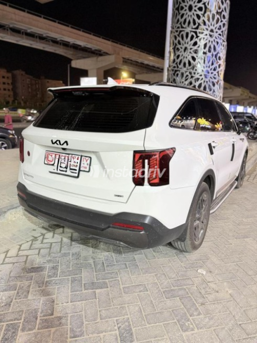 Kia Sorento 2024 White Automatic Used for Sale in Sheikh Zayed City - 6