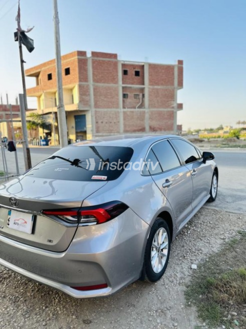 Toyota Corolla 2022 Silver Automatic Used for Sale in Sharqia - 8