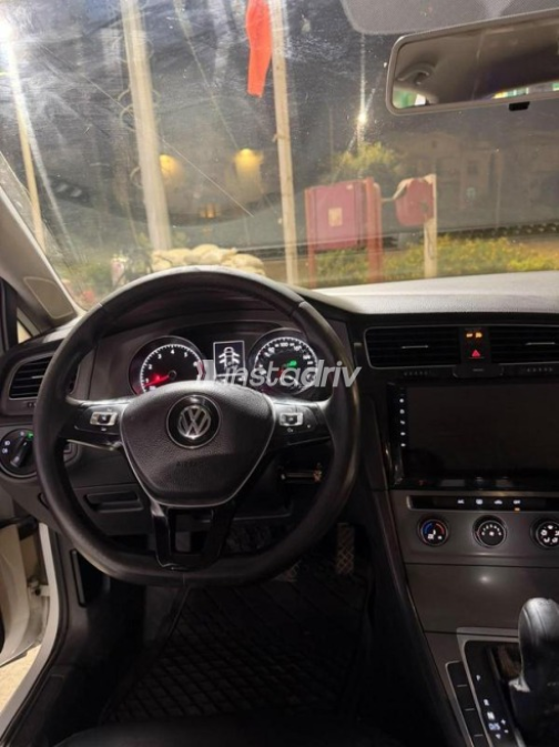 Volkswagen Golf 7 2014 White Automatic Used for Sale in Cairo - 5