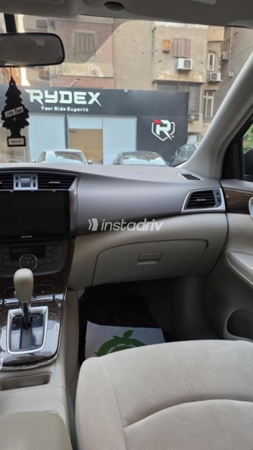 نيسان سنترا 2019 رمادي أوتوماتيك مستعملة للبيع في المعادى - 7