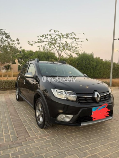 رينو سانديرو  ( ستيب  واى ) 2023 أسود أوتوماتيك مستعملة للبيع في المعادى - 2