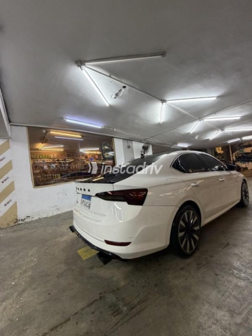Skoda Octavia A8 2021 White Automatic Used for Sale in Qalyubia - 3
