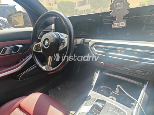 بي ام دبليو 320 2023 أزرق غامق أوتوماتيك مستعملة للبيع في القاهرة - 3