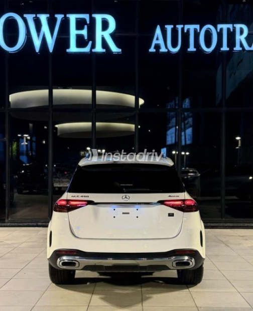 Mercedes GLE 450 2024 White Automatic Used for Sale in Sheikh Zayed City - 4