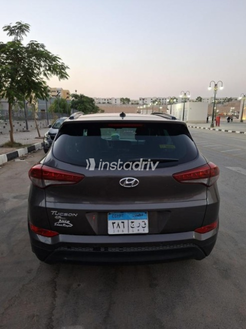 Hyundai Tucson Turbo GDI 2017 Brown Automatic Used for Sale in Mokattam - 2