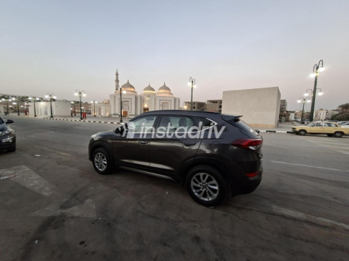 Hyundai Tucson Turbo GDI 2017 Brown Automatic Used for Sale in Mokattam - 3