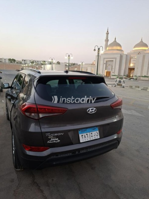 Hyundai Tucson Turbo GDI 2017 Brown Automatic Used for Sale in Mokattam - 4