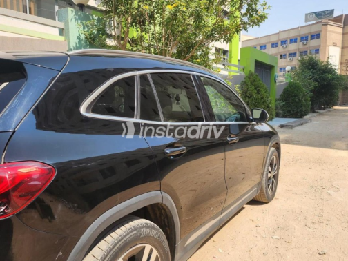 Mercedes GLA 200 2021 Black Automatic Used for Sale in El Haram - 5