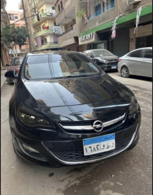 اوبل أسترا 2015 أسود أوتوماتيك مستعملة للبيع في الزقازيق