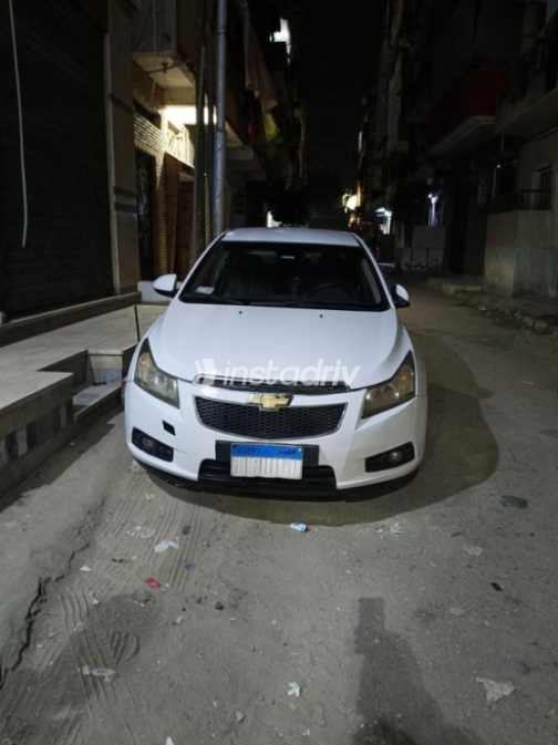 Chevrolet Cruze 2010 White Automatic Used for Sale in Ismailia - 4