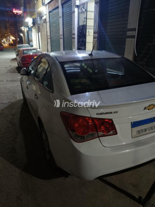 Chevrolet Cruze 2010 White Automatic Used for Sale in Ismailia - 6