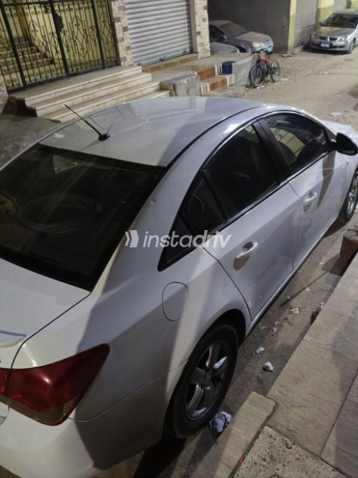 Chevrolet Cruze 2010 White Automatic Used for Sale in Ismailia - 7