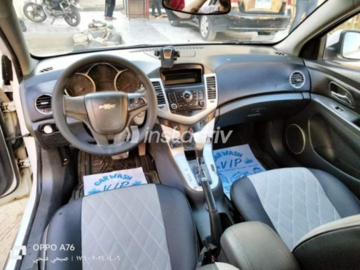 Chevrolet Cruze 2010 White Automatic Used for Sale in Ismailia - 9