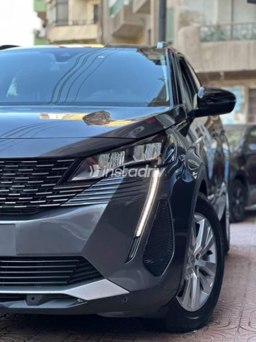 Peugeot 5008 2022 Gray Automatic Used for Sale in Faiyum - 3