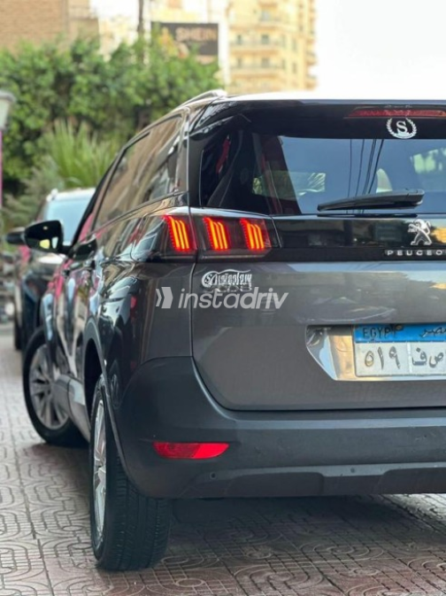 Peugeot 5008 2022 Gray Automatic Used for Sale in Faiyum - 4