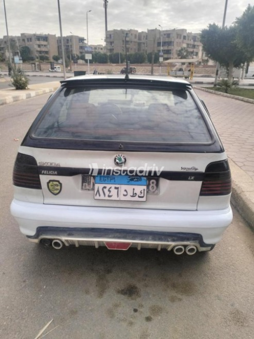 سكودا فيليشيا 1995 أبيض يدوي مستعملة للبيع في القاهرة - 3