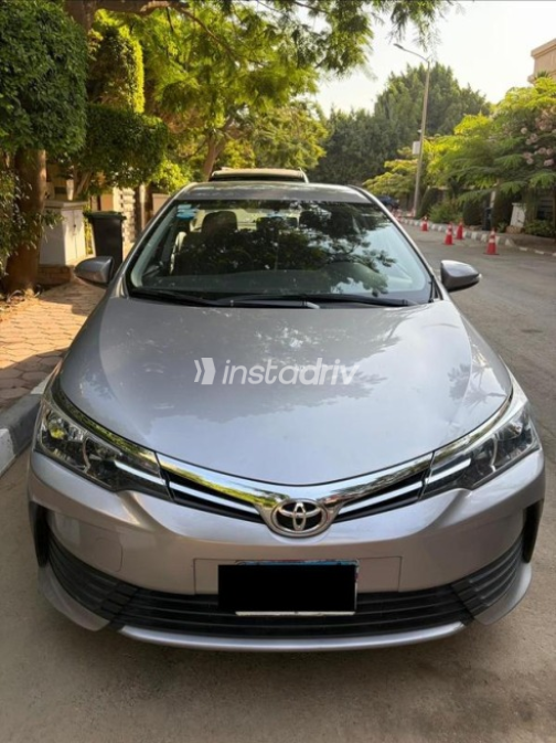 Toyota Corolla 2019 Silver Automatic Used for Sale in Cairo - 1