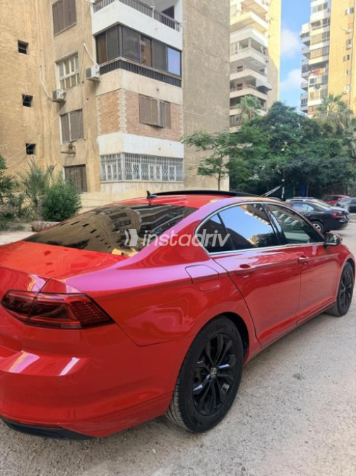 فولكس فاغن باسات 2021 أحمر أوتوماتيك مستعملة للبيع في القاهرة الكبرى ( القاهرة - الجيزة) - 5