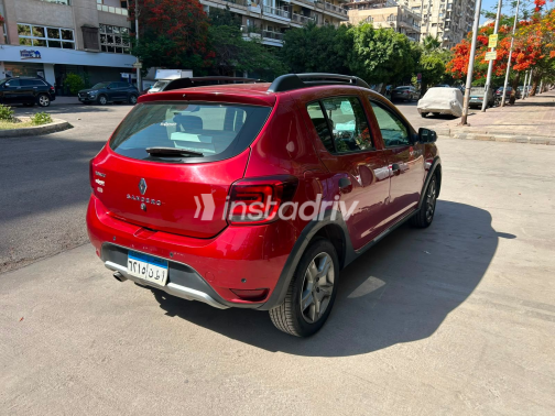 Renault Sandero Step Way 2021 Red Automatic Used for Sale in Greater Cairo ( Cairo + Giza) - 2