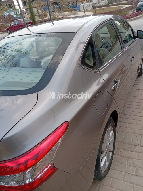Nissan Sentra 2019 Bronze Automatic Used for Sale in Greater Cairo ( Cairo + Giza) - 3