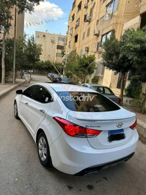 Hyundai Elantra MD 2013 White Automatic Used for Sale in Cairo - 3