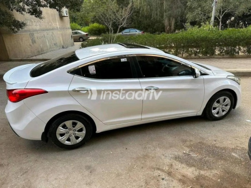 Hyundai Elantra MD 2013 White Automatic Used for Sale in Cairo - 5