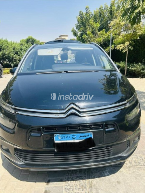 Citroën C4 Grand Picasso 2019 Black Automatic Used for Sale in 6 October - 2